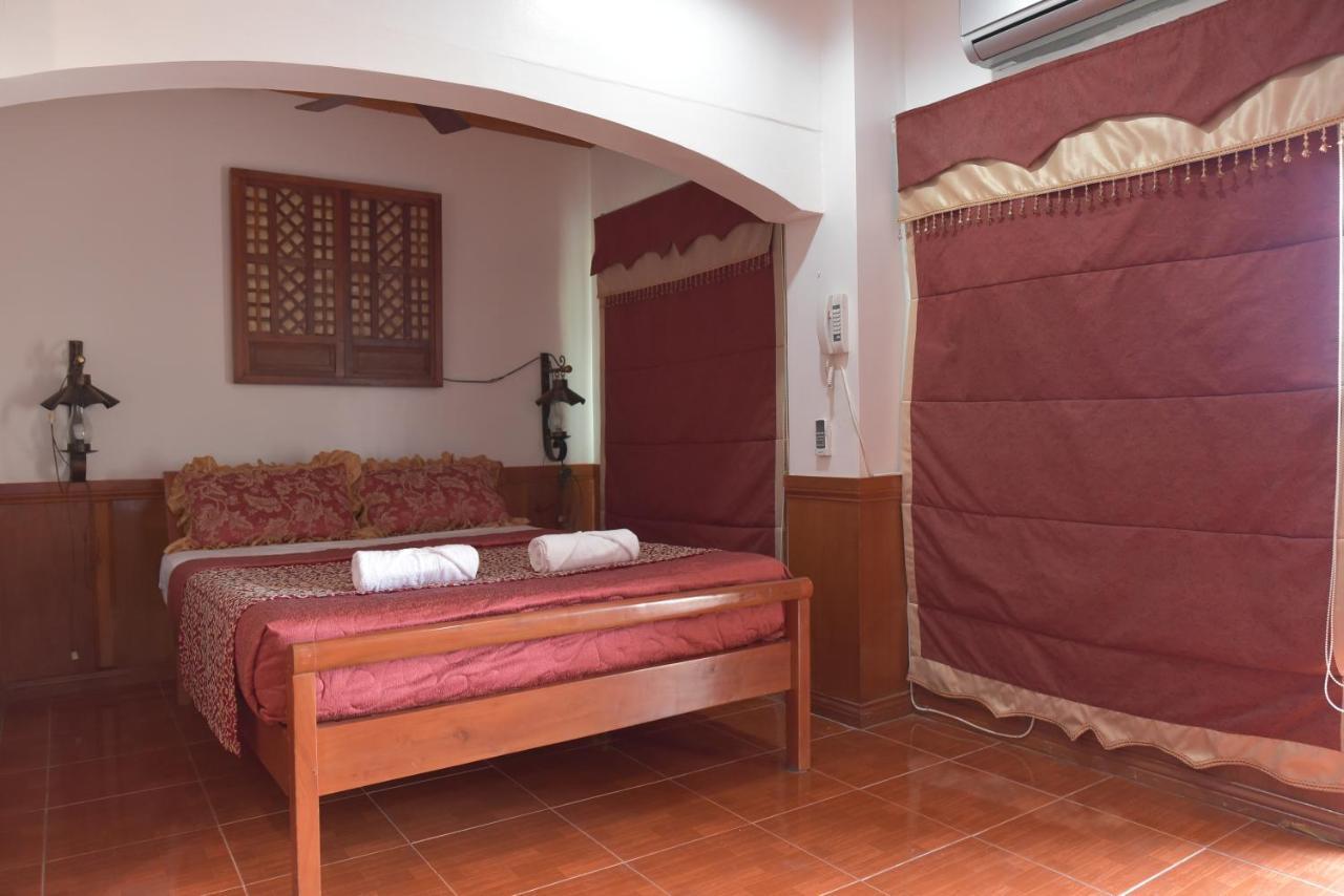 Ang Tahanan Ni Aling Meding Hotel And Restaurant San Pablo Bagian luar foto